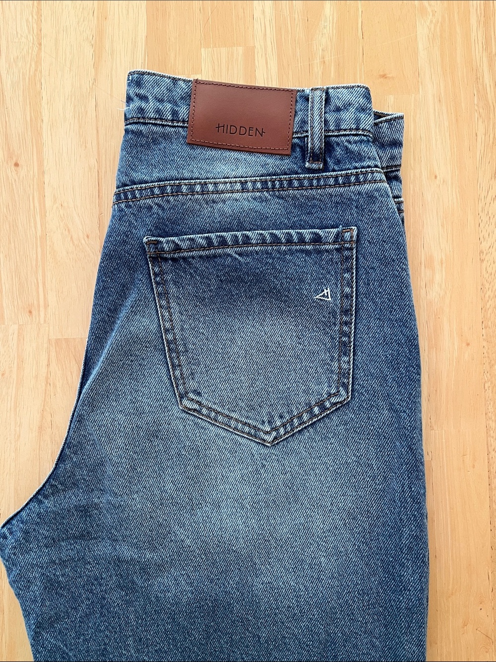 NWOT VICI Hidden Blue Denim Jeans - Classic Wide Leg Fit
